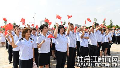 谈凤霞:温柔的童年想象与气象